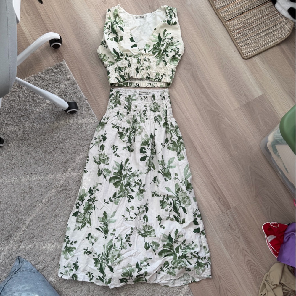 Abercrombie & Fitch White Maxi Skirt and Crop Top Set with Green Botanical Print